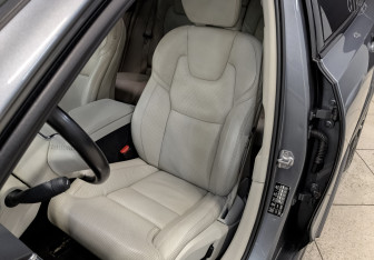 Подержанный автомобиль Volvo V90 Cross Country 2019 года (20 фото)