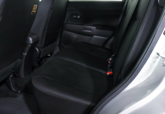 Подержанный автомобиль Mitsubishi ASX 2013 года (15 фото)