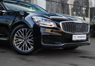 Подержанный автомобиль Kia K900 2019 года (35 фото)