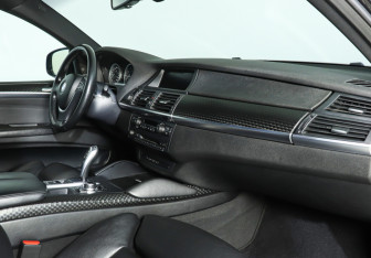 Подержанный автомобиль BMW X6 2013 года (9 фото)