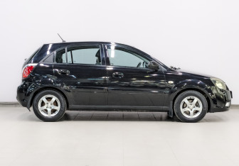 Подержанный автомобиль Kia Rio Hatchback 2011 года (4 фото)