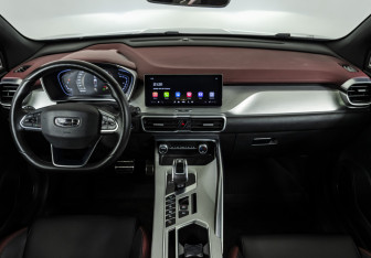 Подержанный автомобиль Geely Coolray 2022 года (13 фото)