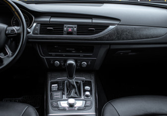Подержанный автомобиль Audi A6 Sedan 2016 года (9 фото)