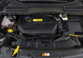 Подержанный автомобиль Ford Kuga 2015 года (9 фото)