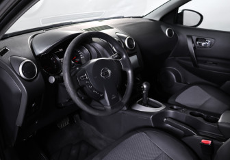 Подержанный автомобиль Nissan Qashqai 2013 года (15 фото)