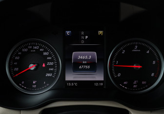 Подержанный автомобиль Mercedes-Benz GLC Coupe 2018 года (26 фото)