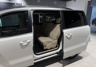 Подержанный автомобиль SEAT Alhambra 2011 года (9 фото)