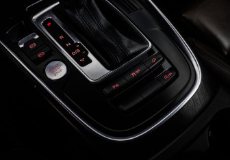 Подержанный автомобиль Audi Q5 2014 года (15 фото)