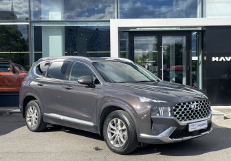 Подержанный автомобиль Hyundai Santa Fe 2021 года (3 фото)