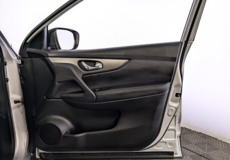 Подержанный автомобиль Nissan Qashqai 2020 года (25 фото)