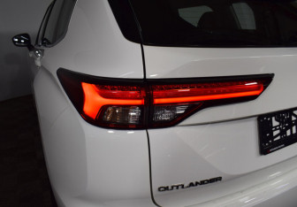 Новый Mitsubishi Outlander 2023 (18 фото)