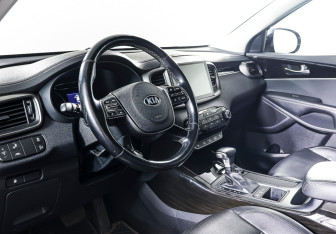 Подержанный автомобиль Kia Sorento 2019 года (14 фото)
