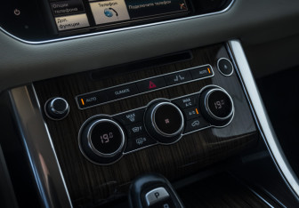 Подержанный автомобиль Land Rover Range Rover Sport 2014 года (15 фото)