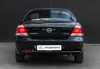 Подержанный автомобиль Nissan Almera Classic 2011 года (5 фото)