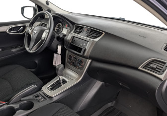 Подержанный автомобиль Nissan Tiida Hatchback 2015 года (13 фото)