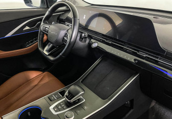 Подержанный автомобиль Omoda C5 2022 года (9 фото)