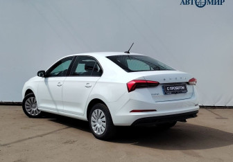 Подержанный автомобиль Skoda Rapid Liftback 2021 года (6 фото)
