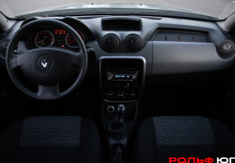 Подержанный автомобиль Renault Duster 2013 года (10 фото)