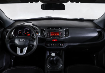 Подержанный автомобиль Kia Sportage 2011 года (14 фото)