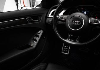 Подержанный автомобиль Audi A4 Sedan 2015 года (15 фото)