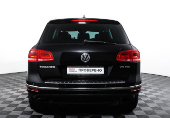 Подержанный автомобиль Volkswagen Touareg 2015 года (6 фото)