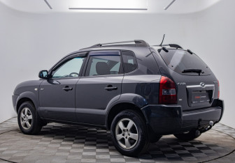 Подержанный автомобиль Hyundai Tucson 2006 года (3 фото)