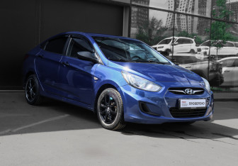 Подержанный автомобиль Hyundai Solaris Sedan 2013 года (3 фото)