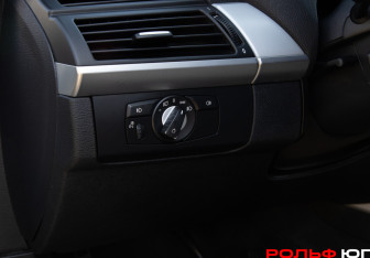 Подержанный автомобиль BMW X5 2009 года (17 фото)