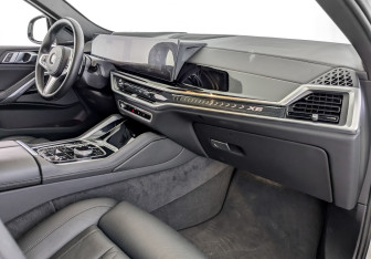 Подержанный автомобиль BMW X6 2023 года (11 фото)