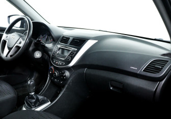 Подержанный автомобиль Hyundai Solaris Hatchback 2014 года (7 фото)