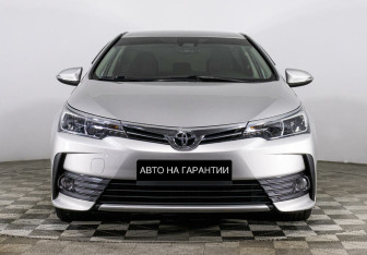 Подержанный автомобиль Toyota Corolla Sedan 2019 года (2 фото)
