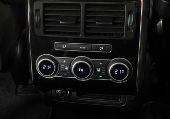 Подержанный автомобиль Land Rover Range Rover Sport 2013 года (23 фото)