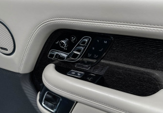 Подержанный автомобиль Land Rover Range Rover 2019 года (26 фото)