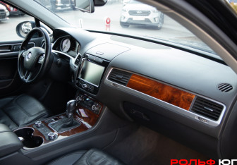 Подержанный автомобиль Volkswagen Touareg 2013 года (7 фото)