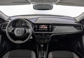 Подержанный автомобиль Skoda Rapid Liftback 2021 года (14 фото)