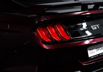 Подержанный автомобиль Ford Mustang Coupe 2017 года (17 фото)