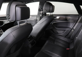 Подержанный автомобиль Audi A7 2021 года (13 фото)