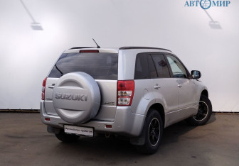 Подержанный автомобиль Suzuki Grand Vitara 2011 года (5 фото)