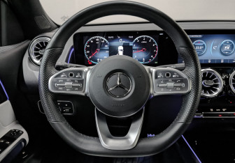 Подержанный автомобиль Mercedes-Benz GLB 2021 года (21 фото)
