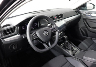 Подержанный автомобиль Skoda Superb Liftback 2025 года (11 фото)