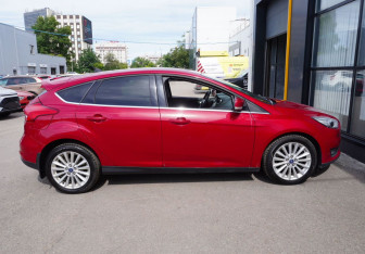 Подержанный автомобиль Ford Focus Hatchback 2018 года (4 фото)