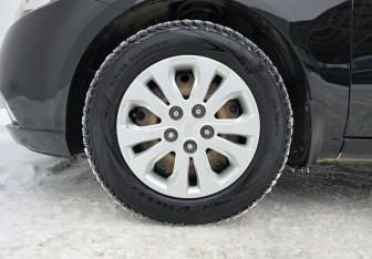 Подержанный автомобиль Kia Cerato Sedan 2012 года (17 фото)