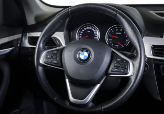 Подержанный автомобиль BMW X1 2020 года (13 фото)