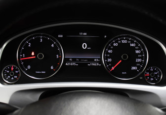 Подержанный автомобиль Volkswagen Touareg 2013 года (13 фото)
