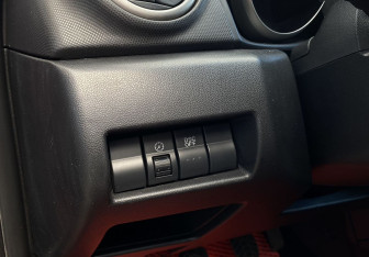 Подержанный автомобиль Mazda 3 Hatchback 2005 года (17 фото)