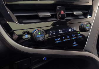 Подержанный автомобиль Toyota Camry Sedan 2022 года (22 фото)