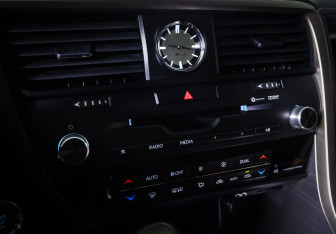 Подержанный автомобиль Lexus RX 2017 года (18 фото)