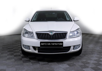 Подержанный автомобиль Skoda Octavia Liftback 2012 года (2 фото)