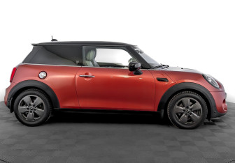 Подержанный автомобиль MINI Hatch 2020 года (4 фото)