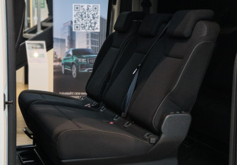 Подержанный автомобиль Peugeot Traveller 2021 года (8 фото)